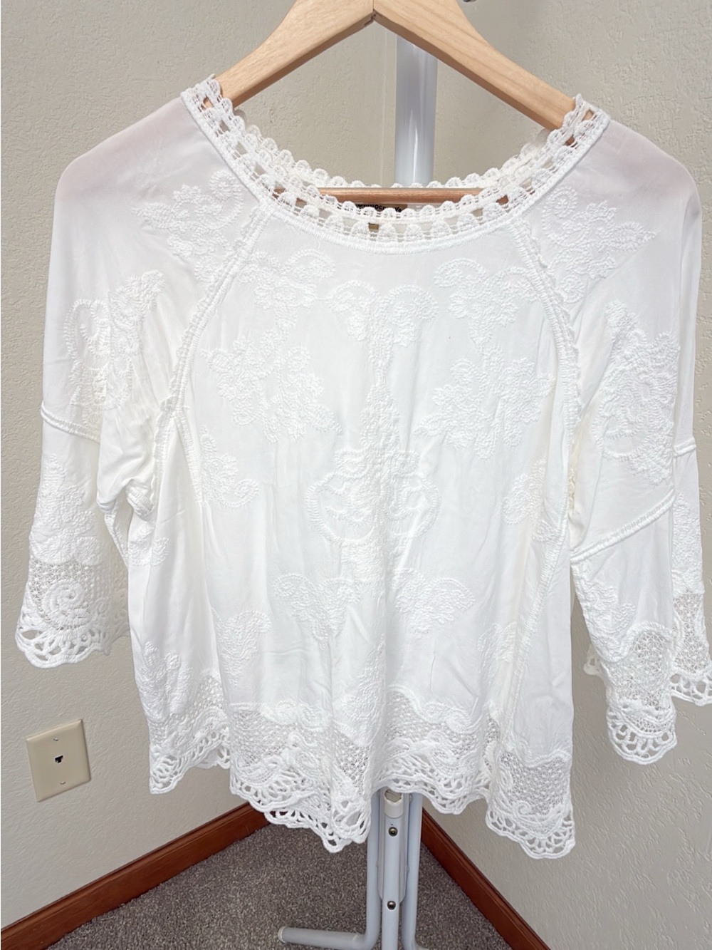 Democracy White Lace-Trim Embroidered Peasant Blouse - Picture 5 of 7